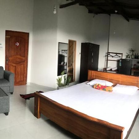 S V Homestay Kandy Eksteriør bilde