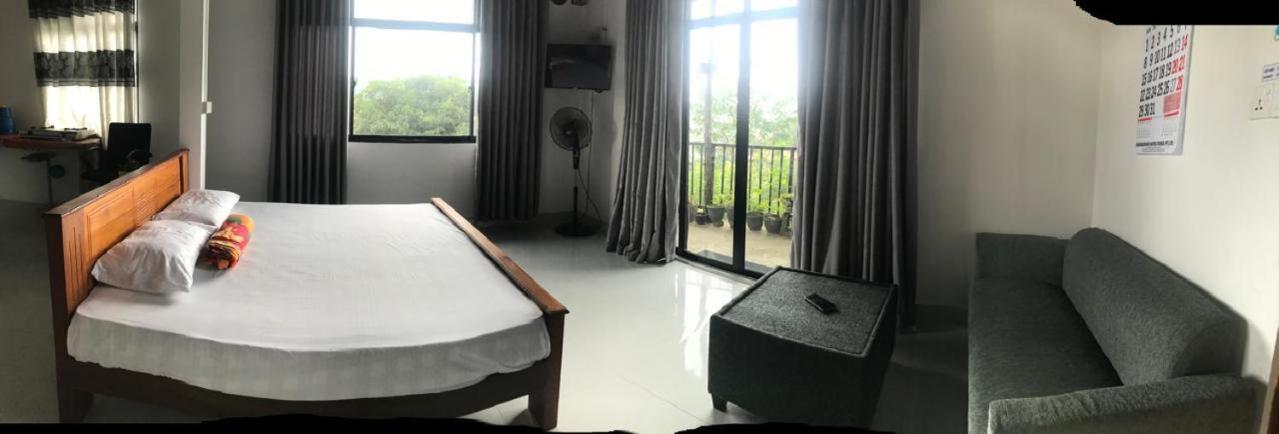 S V Homestay Kandy Eksteriør bilde
